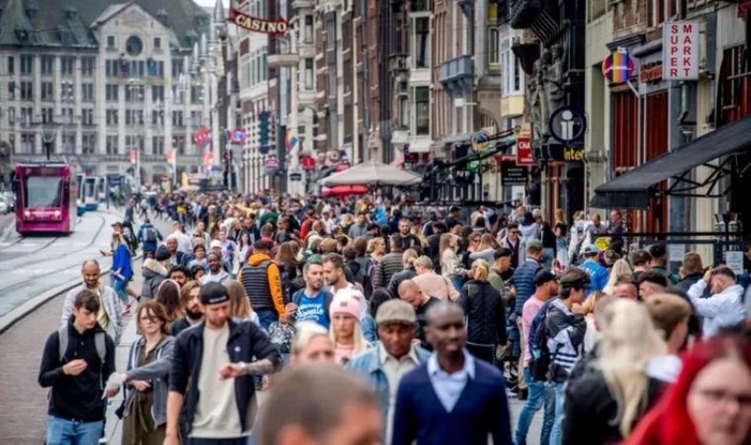 Amsterdam ‘turizm kirliliğiyle’ mücadele için hangi önlemleri alıyor?